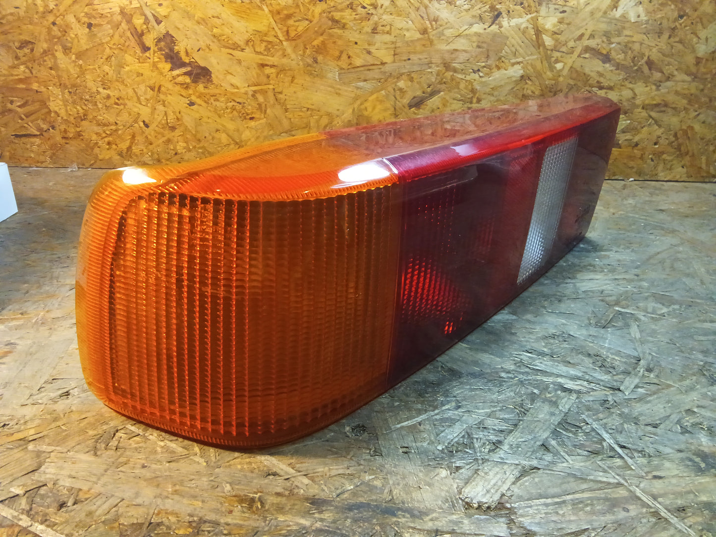 Ford Sierra Berlina 2.0 Rückleuchte links original Ford NEU