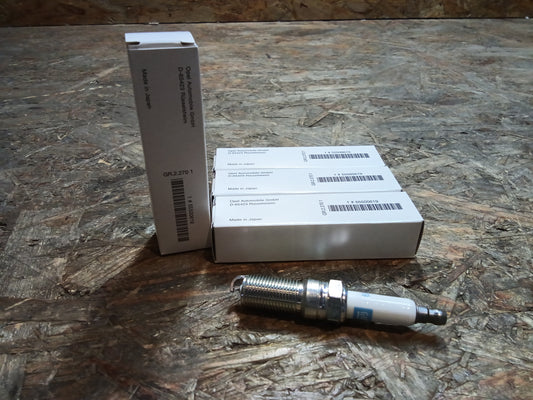 Insignia Satz Zündkerzen 4stk original GM NEU