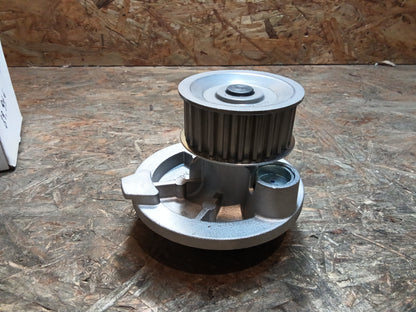 Omega B Zafira B 2.0,2.2 16V Wasserpumpe original GM NEU