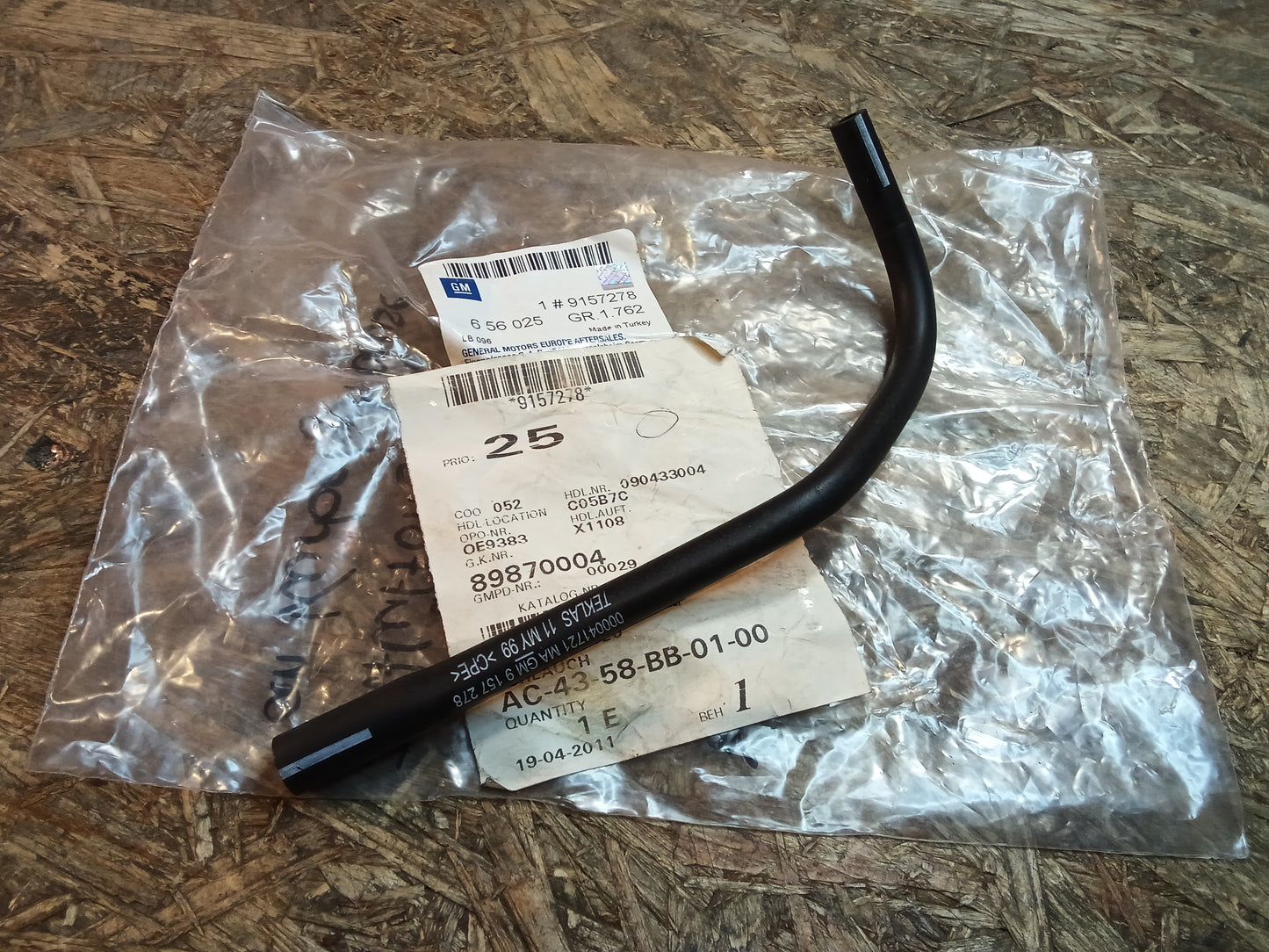Astra Zafira Vectra Entlüftungsschlauch an Kurbelgehäuse original GM NEU