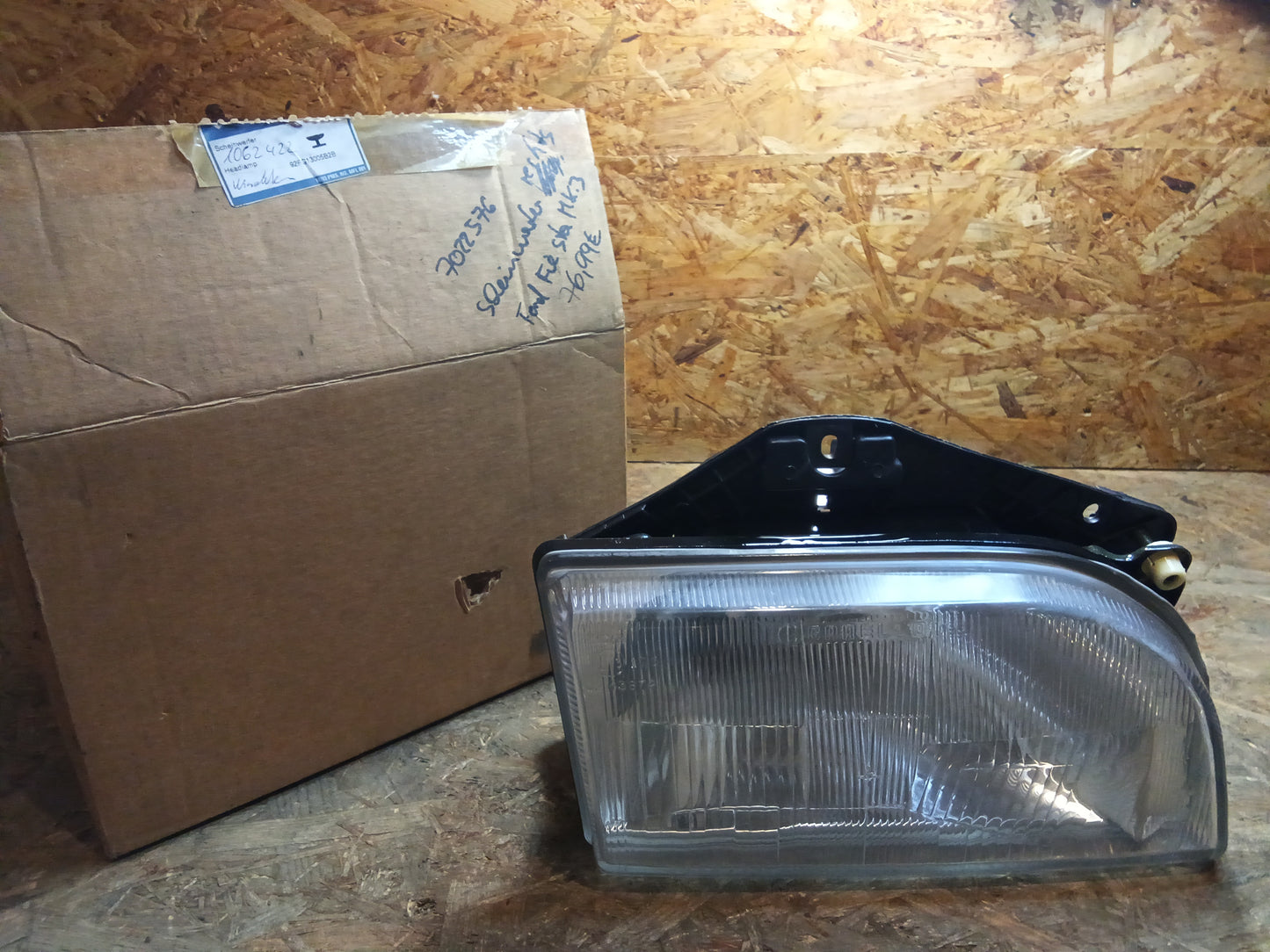 Ford Fiesta MK3 Scheinwerfer rechts original Ford NEU