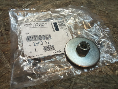 Citroen Peugeot Bundmutter an Kraftstofftank original PSA NEU