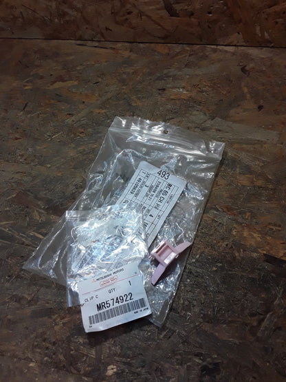 Mitsubishi Outlander Clip Zierleiste Regenrinne original Mitsubishi NEU