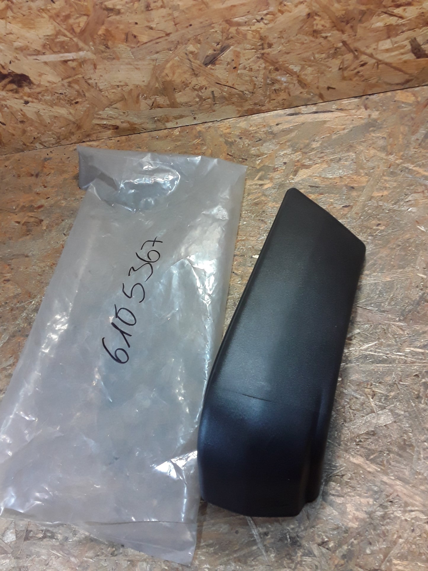 Ford Fiesta I 8.81-8.83 Stoßstangenecke vorne links original Ford NEU