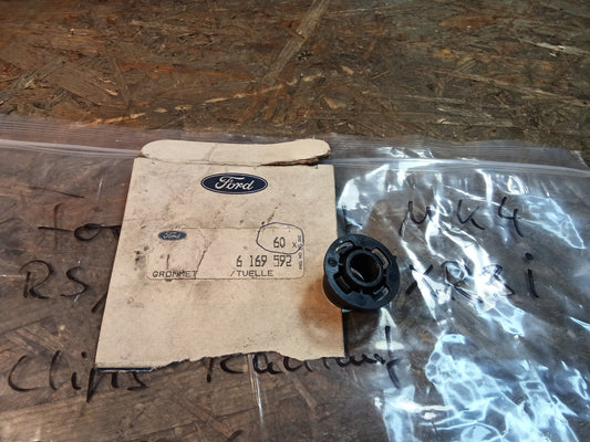 Ford Escort MK4/ RS/ Turbo XR/ XR3i Clip an Radlauf original Ford NEU