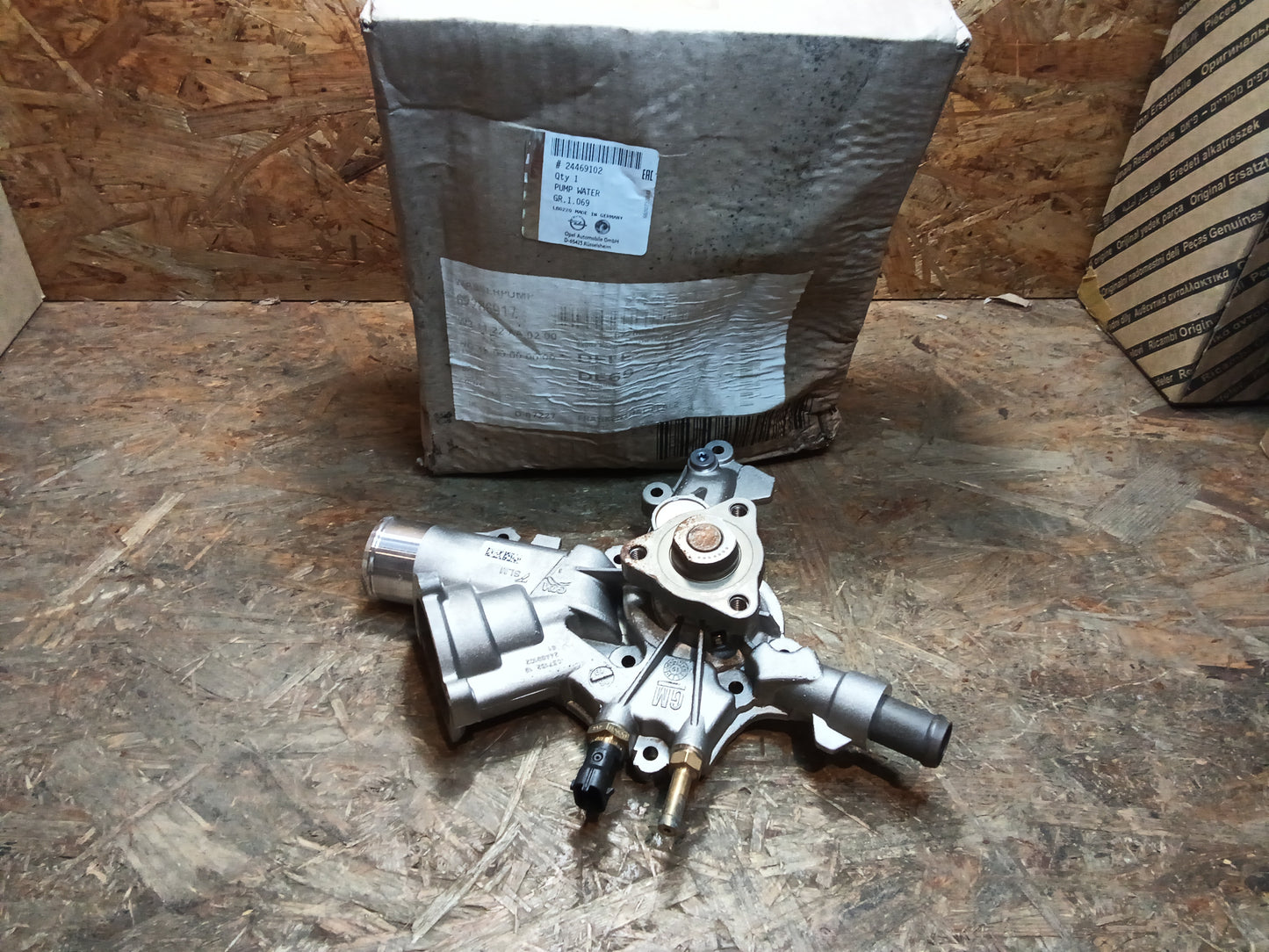 Opel Motoren in Beschreibung, Wasserpumpe original GM NEU