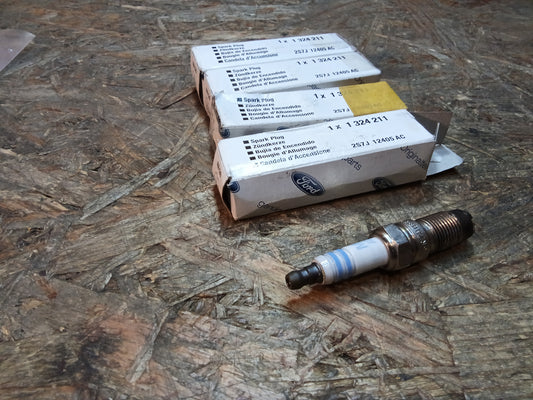 Ford Mondeo Satz Zündkerzen original Ford NEU