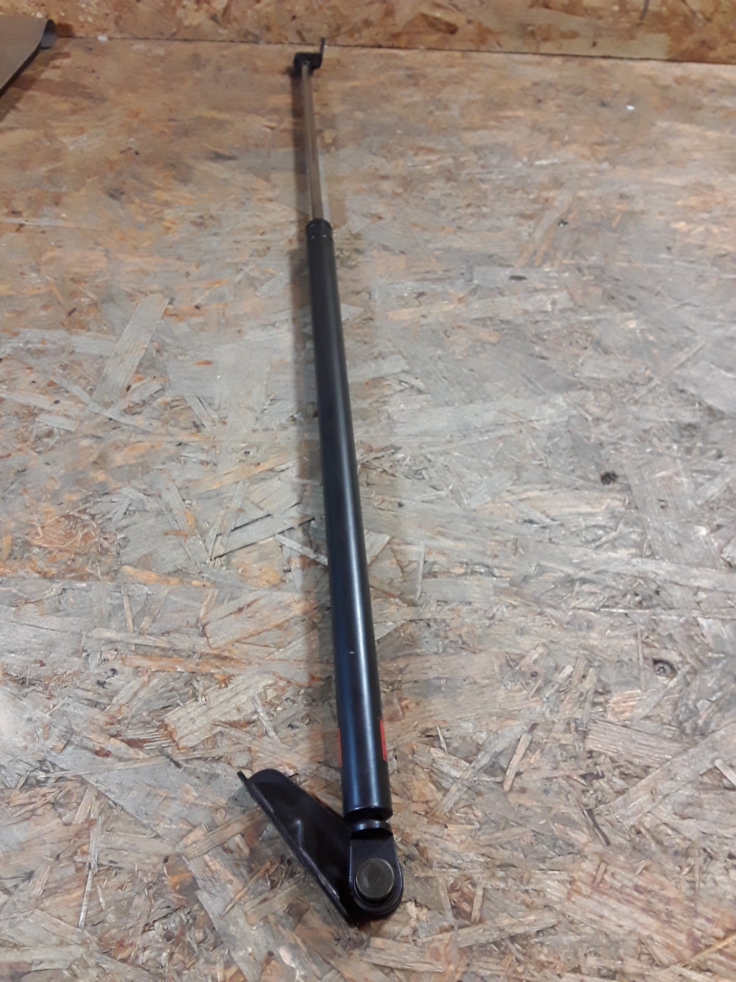 Mitsubishi Space Wagon Bj 83-91 Gäste der Heckklappe links original Mitsubishi NEU