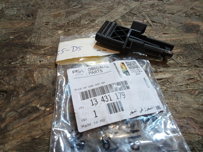 Insignia A Sport Halter Laderaumabdeckung original GM NEU