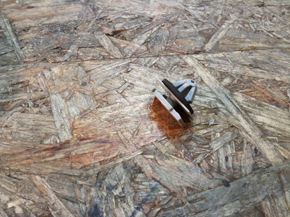 Opel Mokka Klammer Dachträgeraufnahme original GM NEU