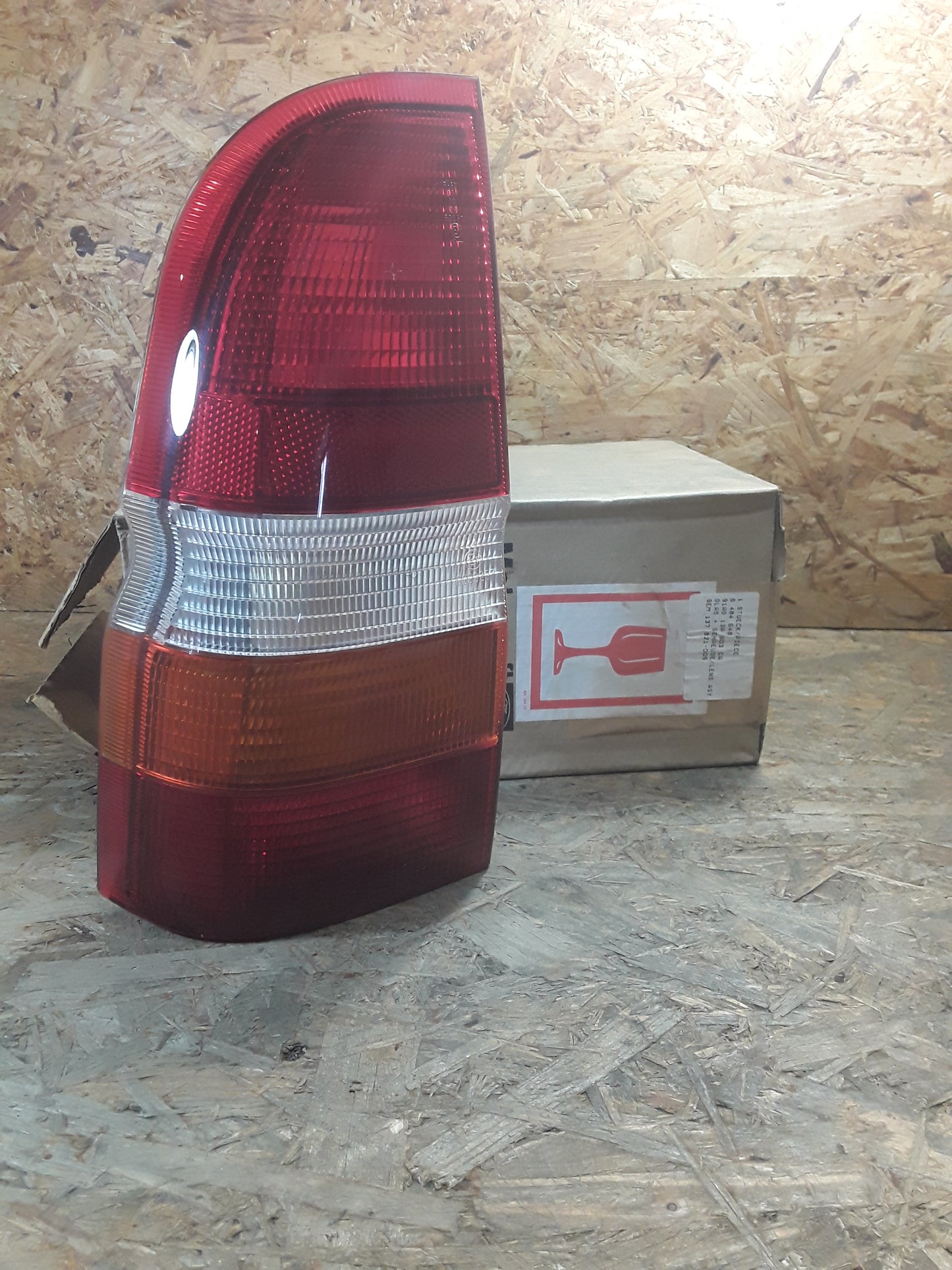 Ford Escort Bj 93-95 Rückleuchte links original Ford NEU