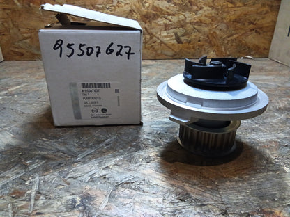 Omega B Zafira B 2.0,2.2 16V Wasserpumpe original GM NEU