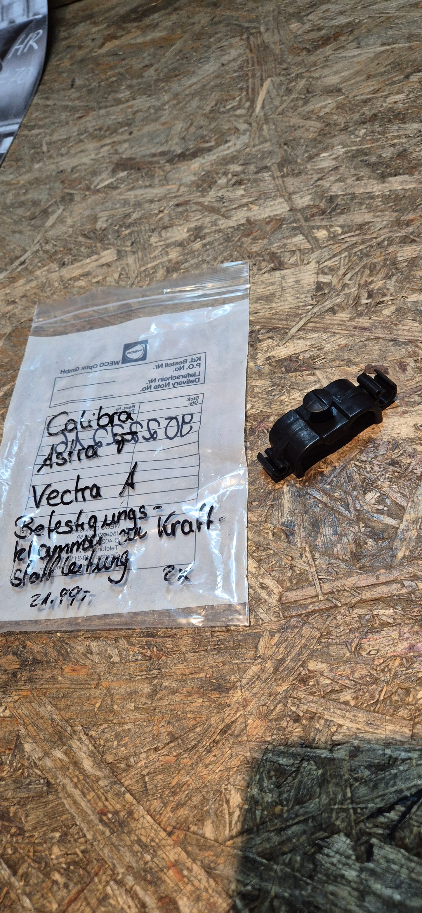 Befestigungsklammer Kraftstoffleitung, Calibra,Astra, Original GM Neu