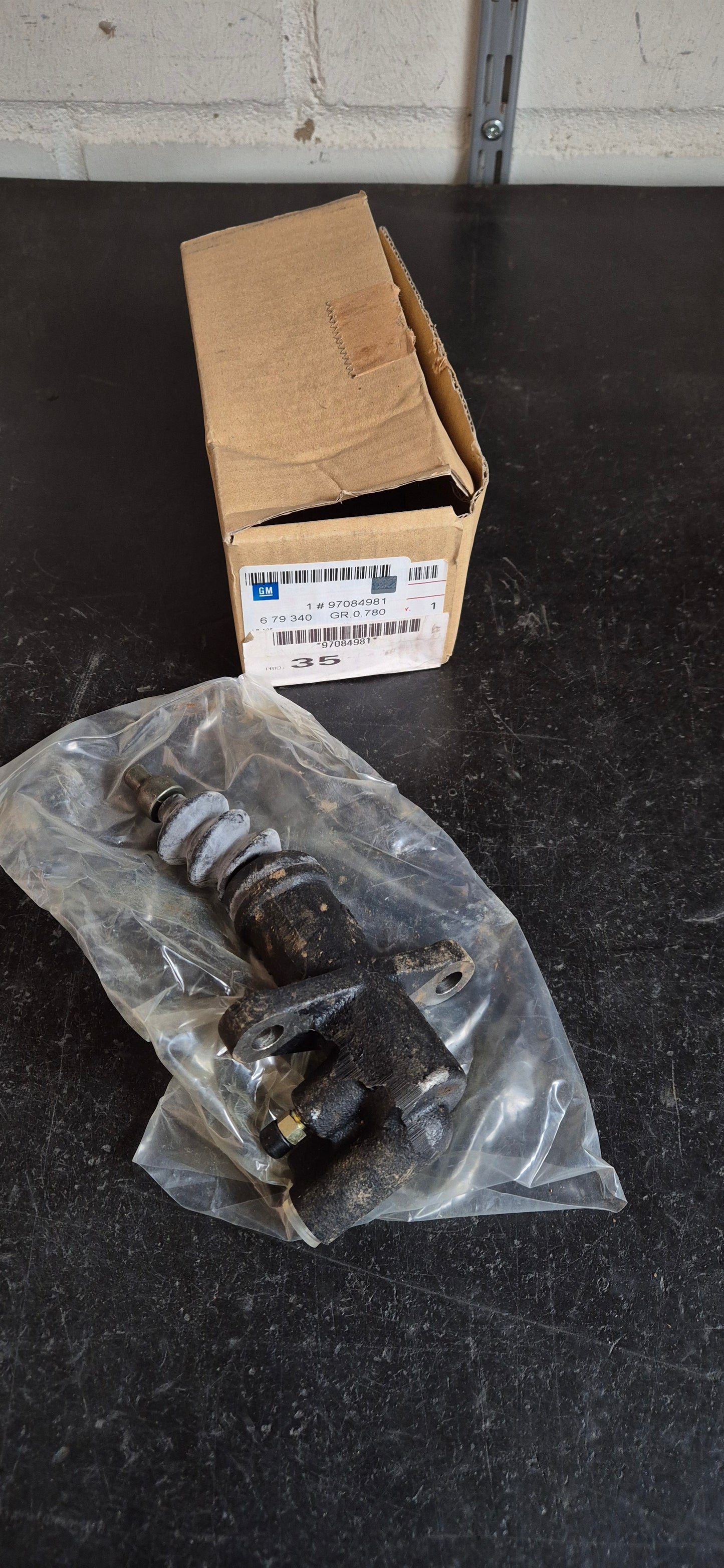 Kupplungsnehmerzylinder Frontera Original GM Neu