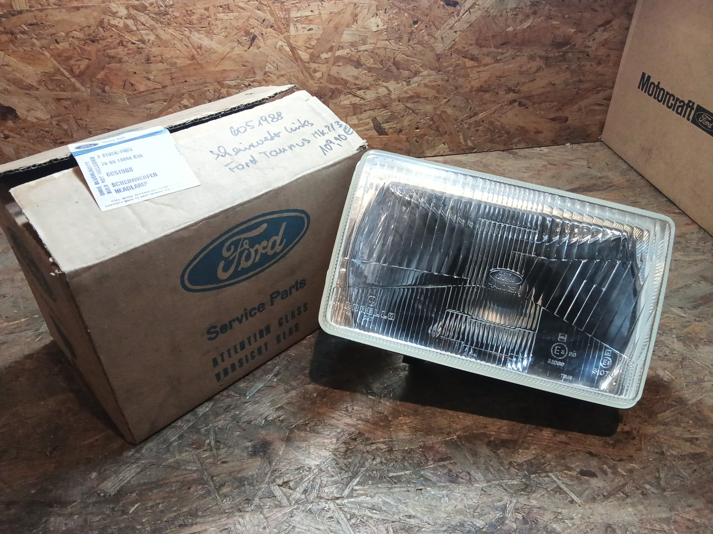 Ford Taunus MK2/3 Scheinwerfer links original Ford NEU