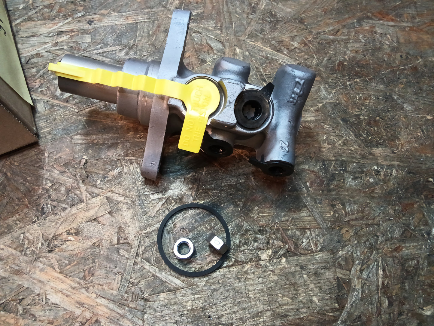 Ford Transit MK1 Hauptbremszylinder original Ford NEU