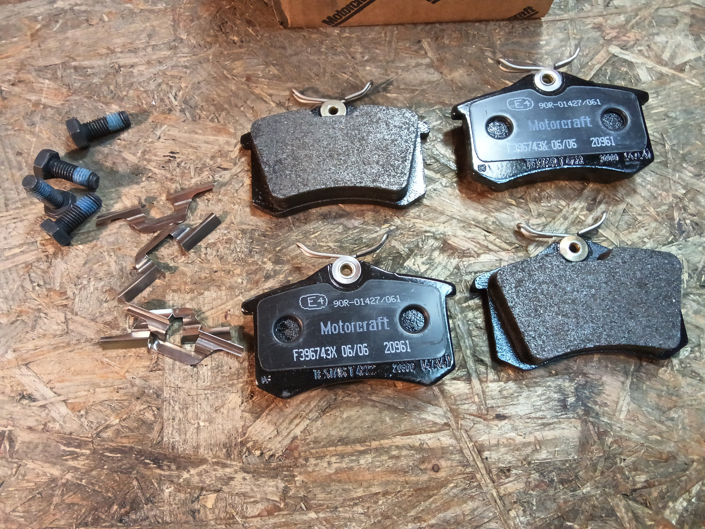 Ford Galaxy 2.0l 2.3l 2.8l Bremsklötze hinten original Motorcraft NEU