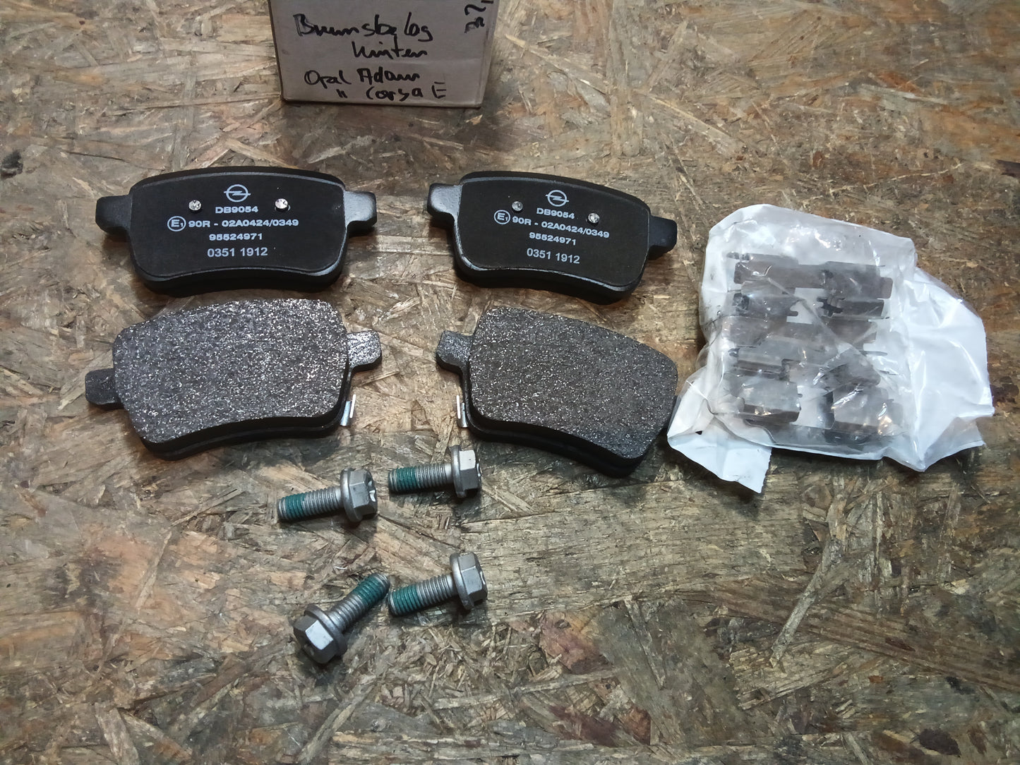 Opel Adam , Corsa E Bremsbelag hinten original GM NEU