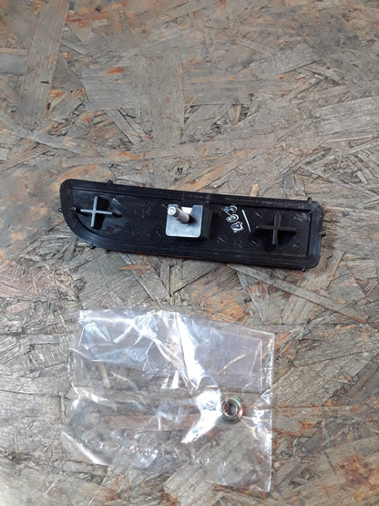 Mitsubishi Delica Space Reflektor kit RH original NEU