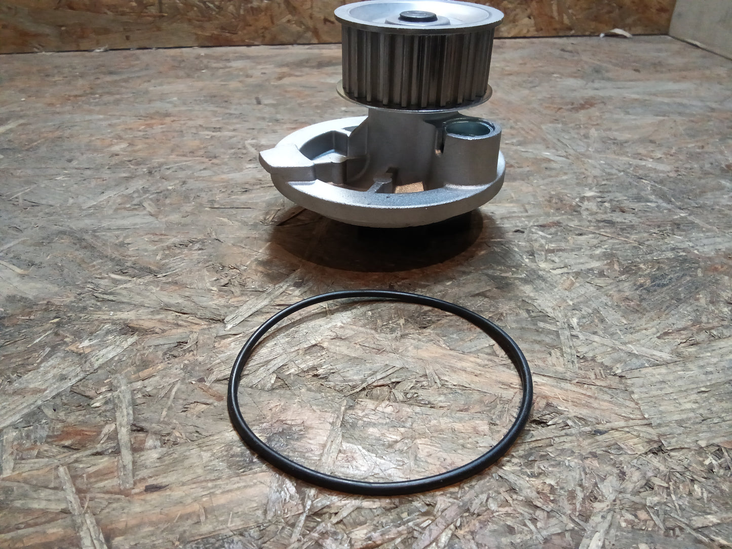 Omega B Zafira B 2.0,2.2 16V Wasserpumpe original GM NEU