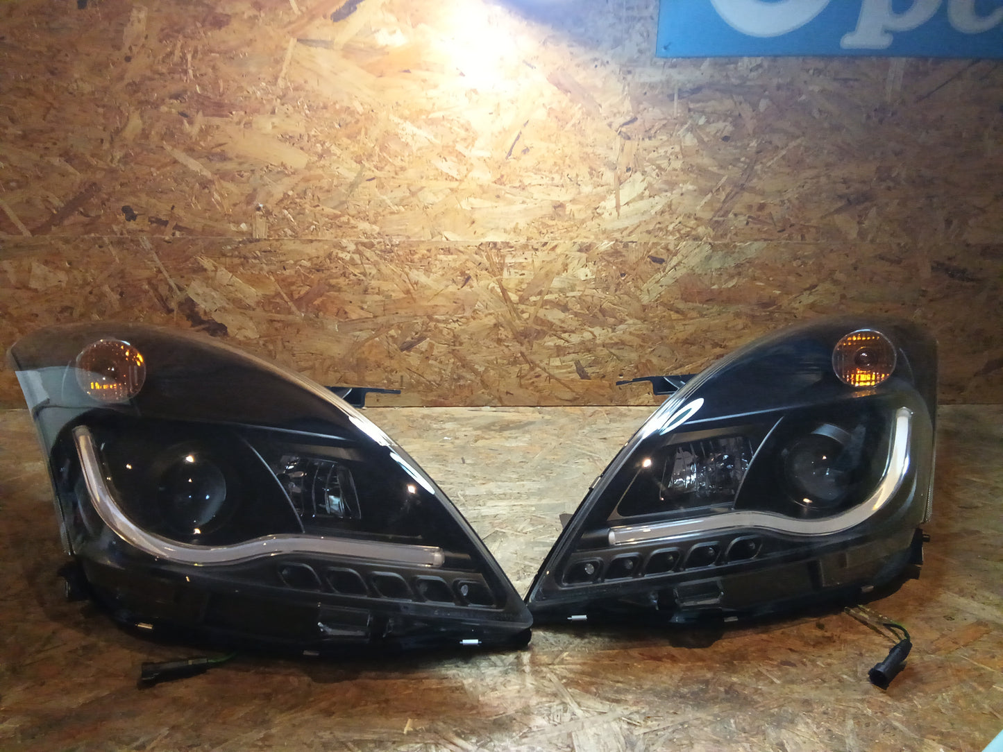 Tuning-Tec LED Tagfahrlicht Scheinwerfer für Suzuki Swift 5 10-16 schwarz (LPSI04)