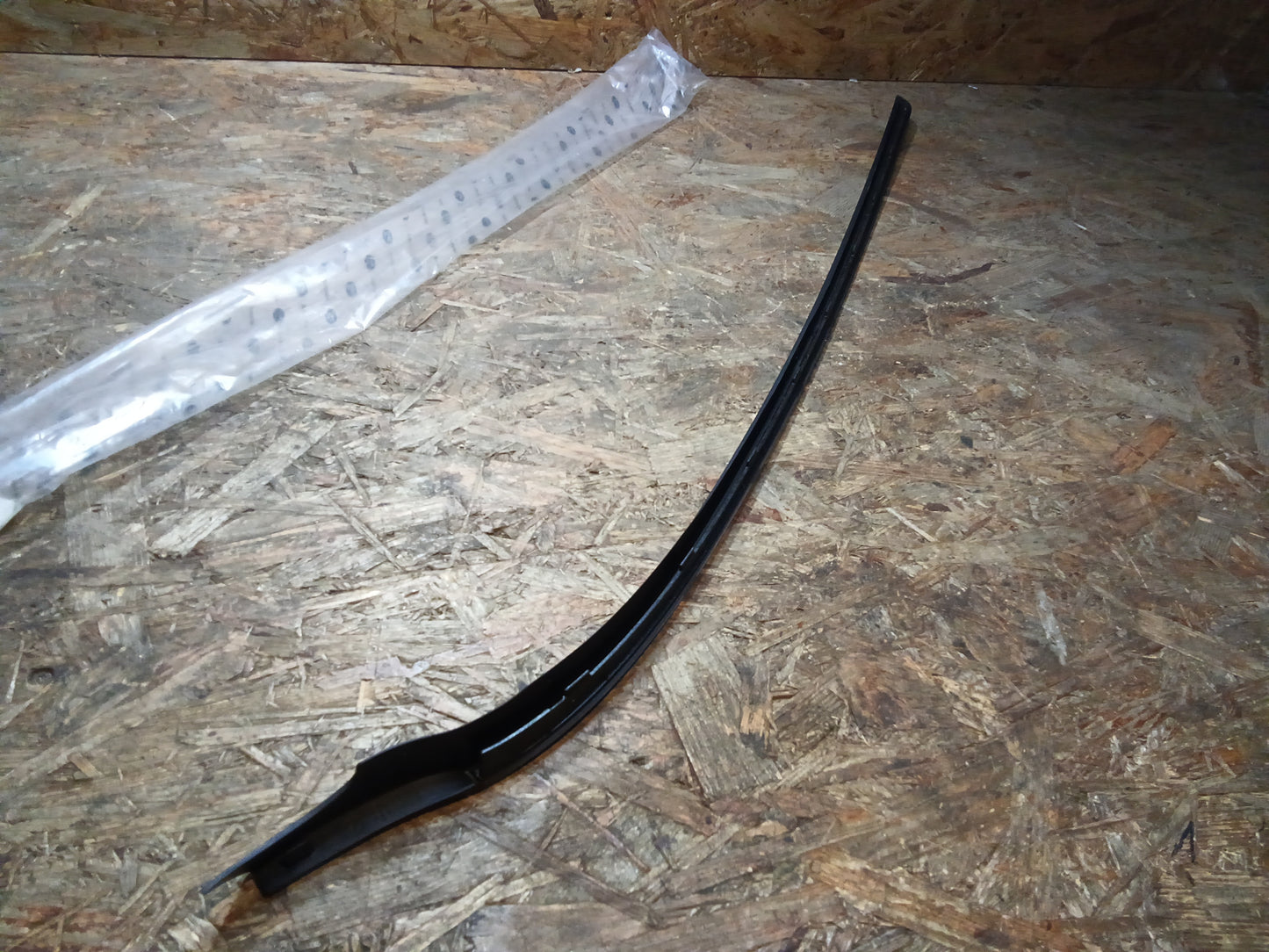 Ford Fiesta BJ 12-18 Zierleiste Windschutzscheibe original Ford NEU