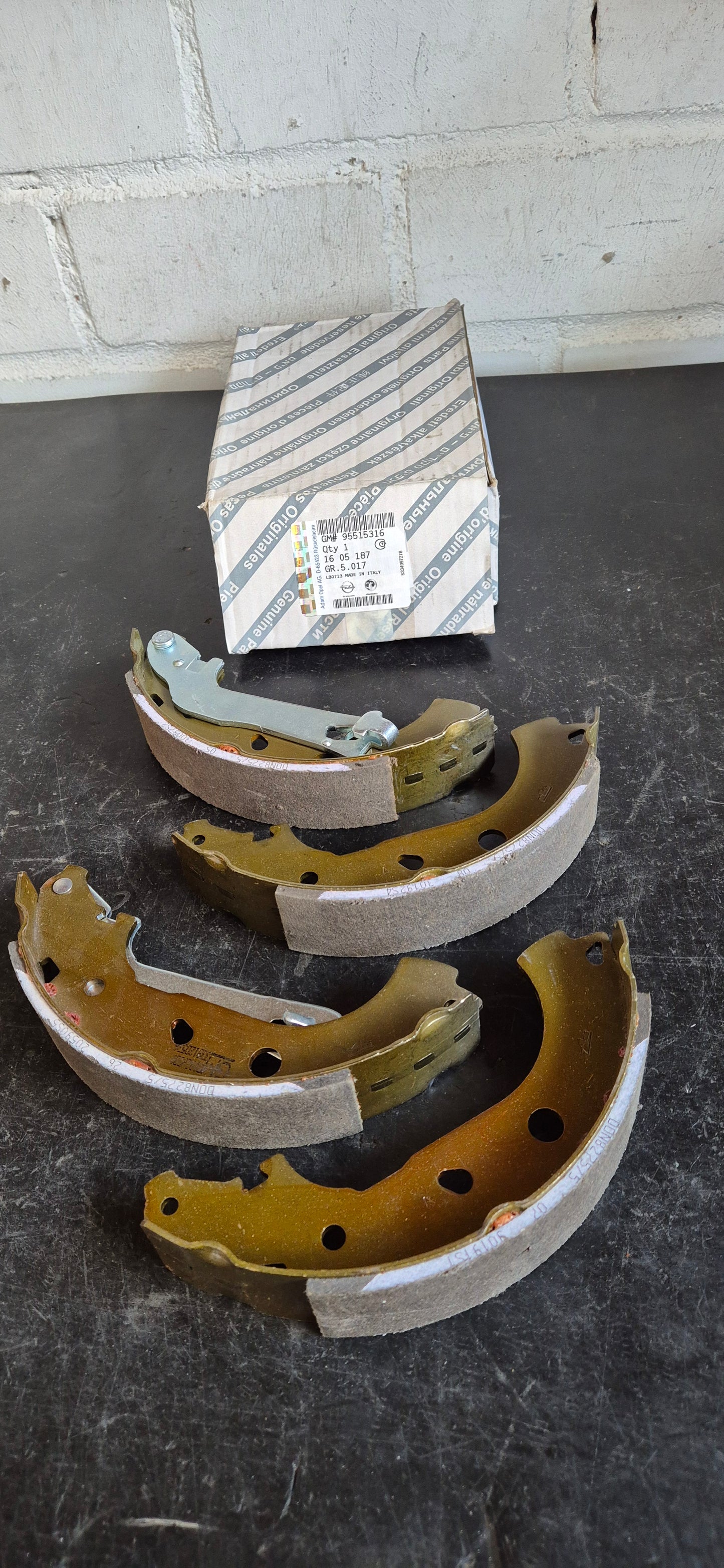 Bremsbacken Combo hinten Original GM Neu