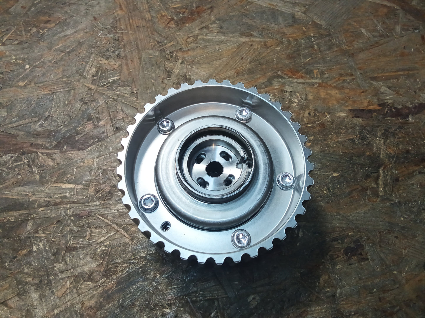 Ford C-Max ll/ Fiesta Vl/ Focus lll Zahnrad Nockenwelle Auslaßseite 38 Zähne original Ford NEU