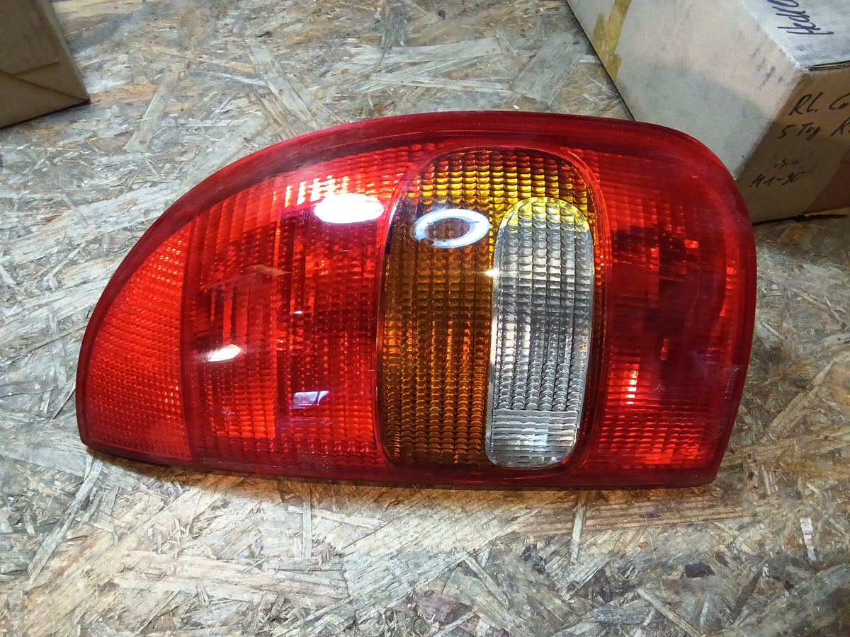 Corsa B Heckleuchte rechts original GM NEU