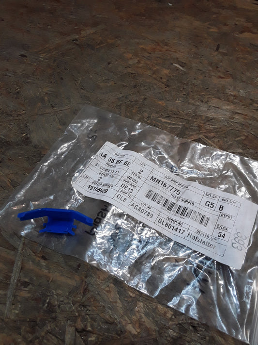 Mitsubishi Pajero/ Mitsubishi Triton Clip wasserabweisende Form Plastik original Mitsubishi NEU
