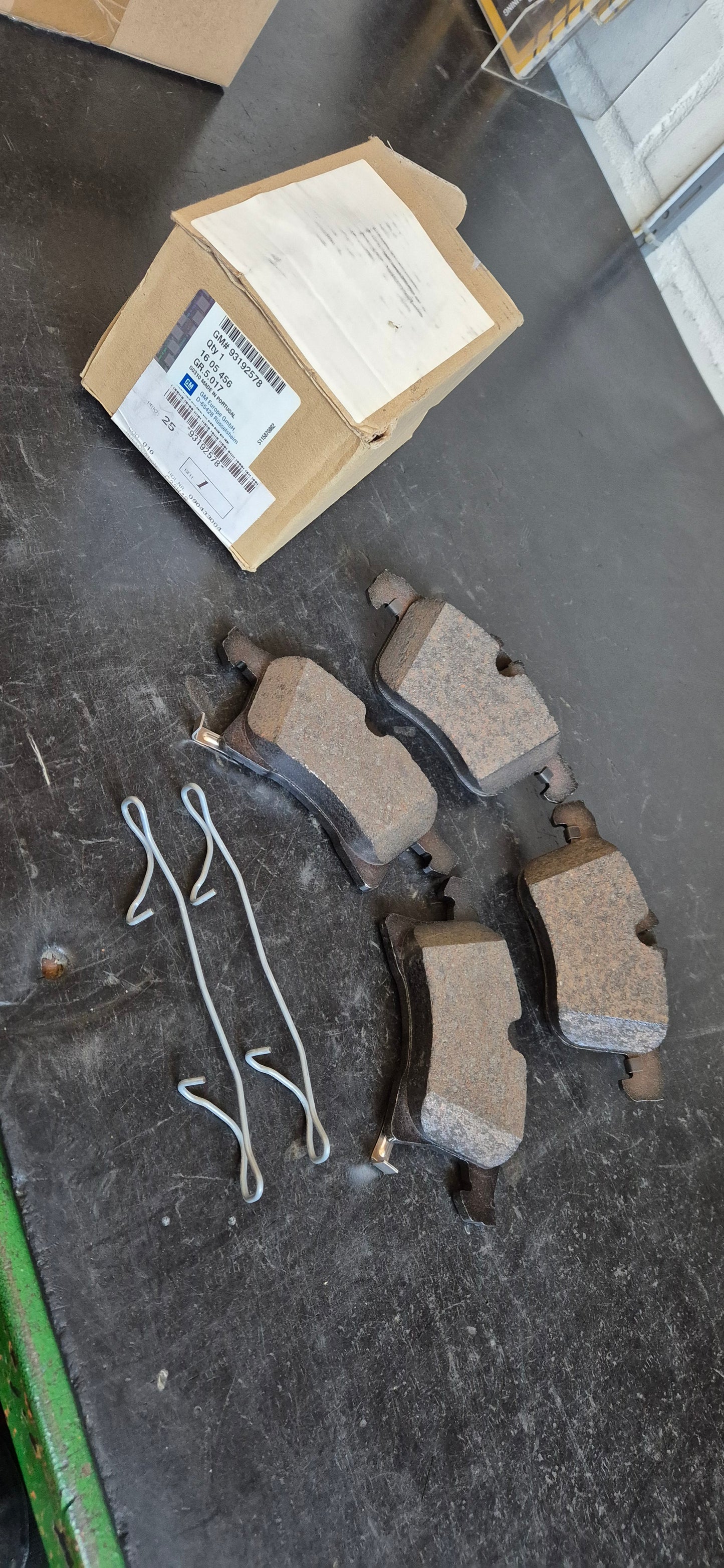 Bremsbeläge Corsa D vorne Original GM NEU