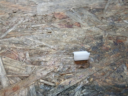 Corsa B Tigra A Abstandstück Frontscheibe unten original GM NEU