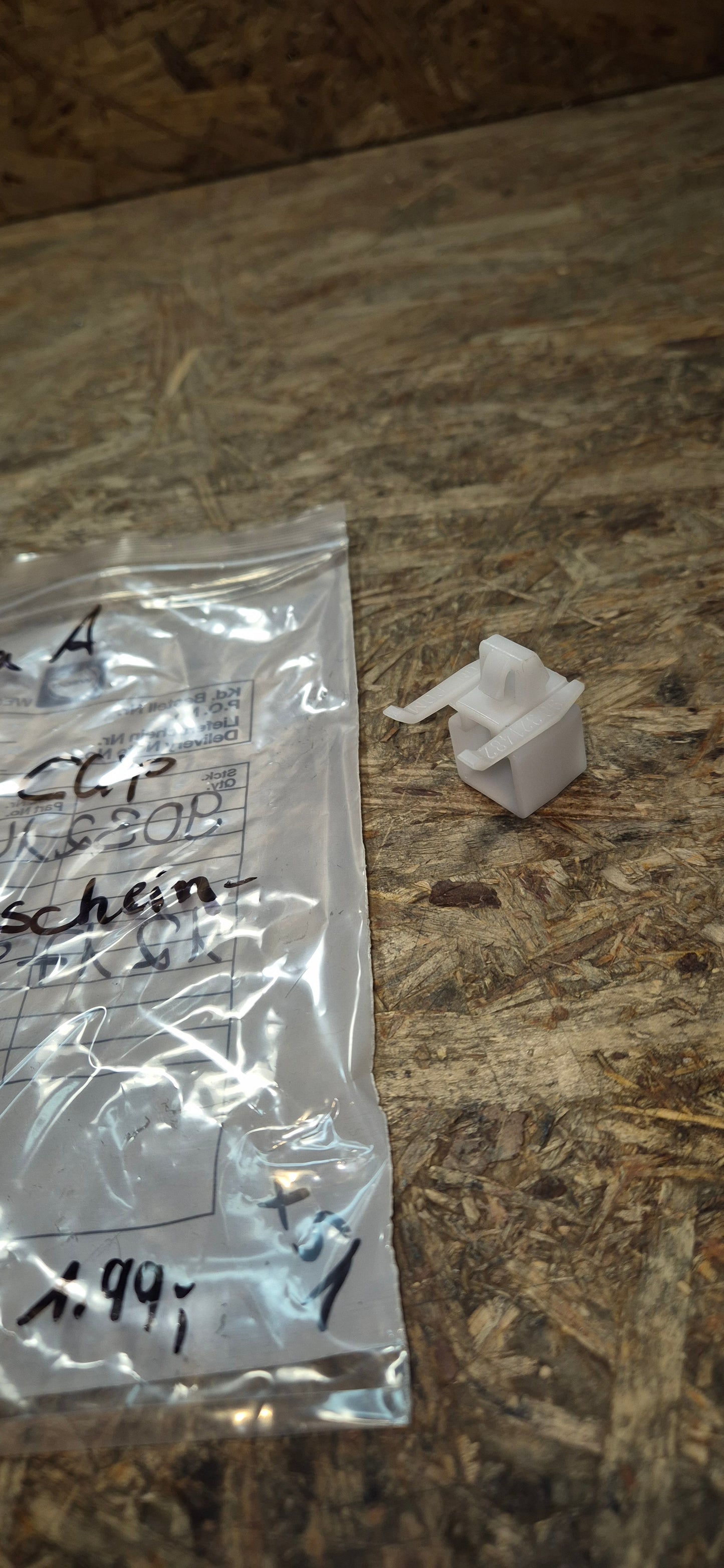 Halterclip Hauptscheinwerfer, Corsa, Original GM Neu