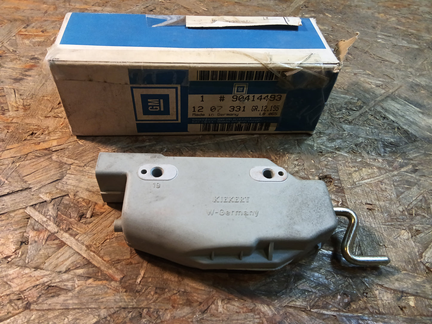 Astra F Heckklappenmotor original GM NEU