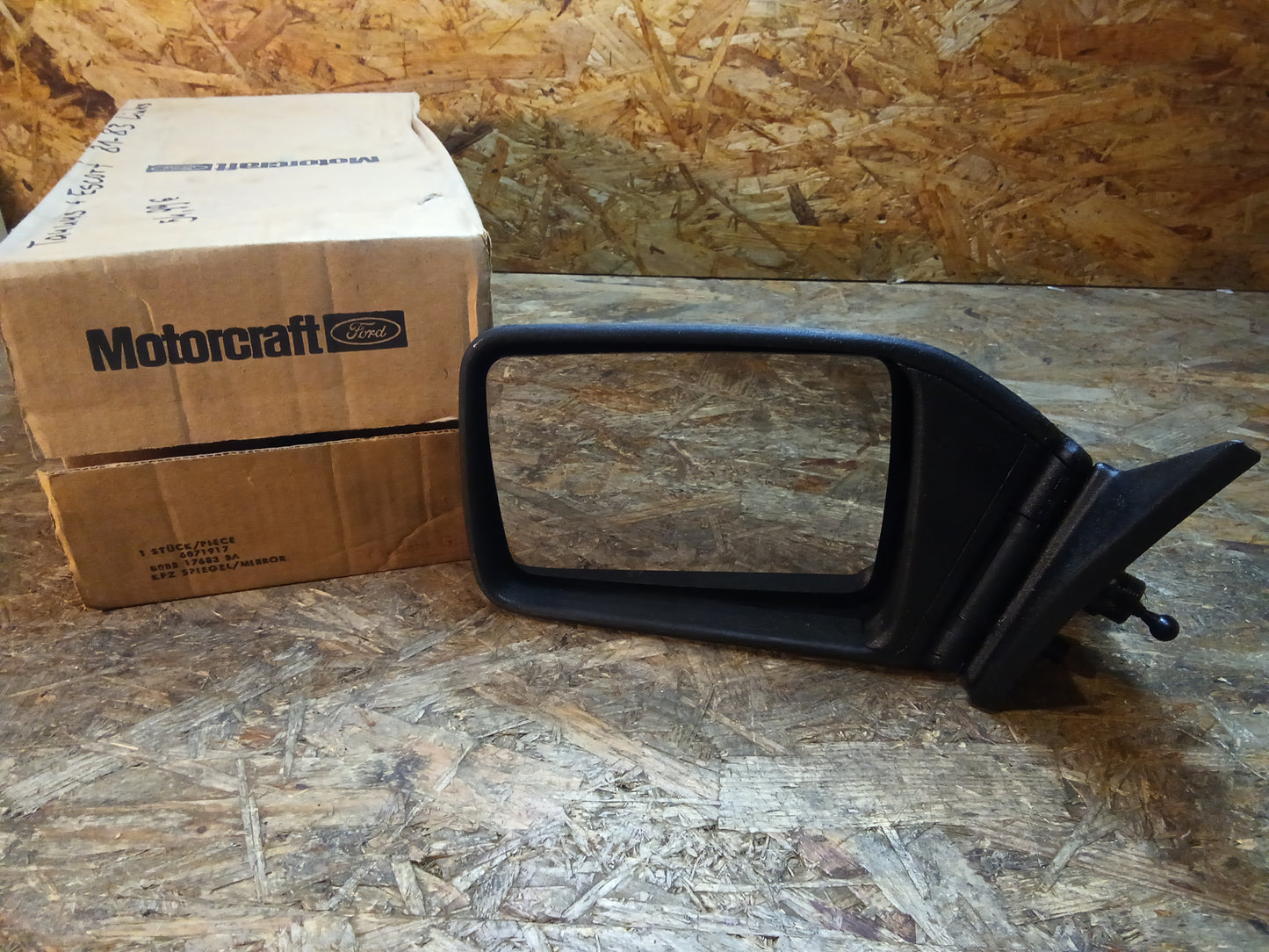 Ford Taunus , Escort BJ 81-83 Außenspiegel links original Ford NEU