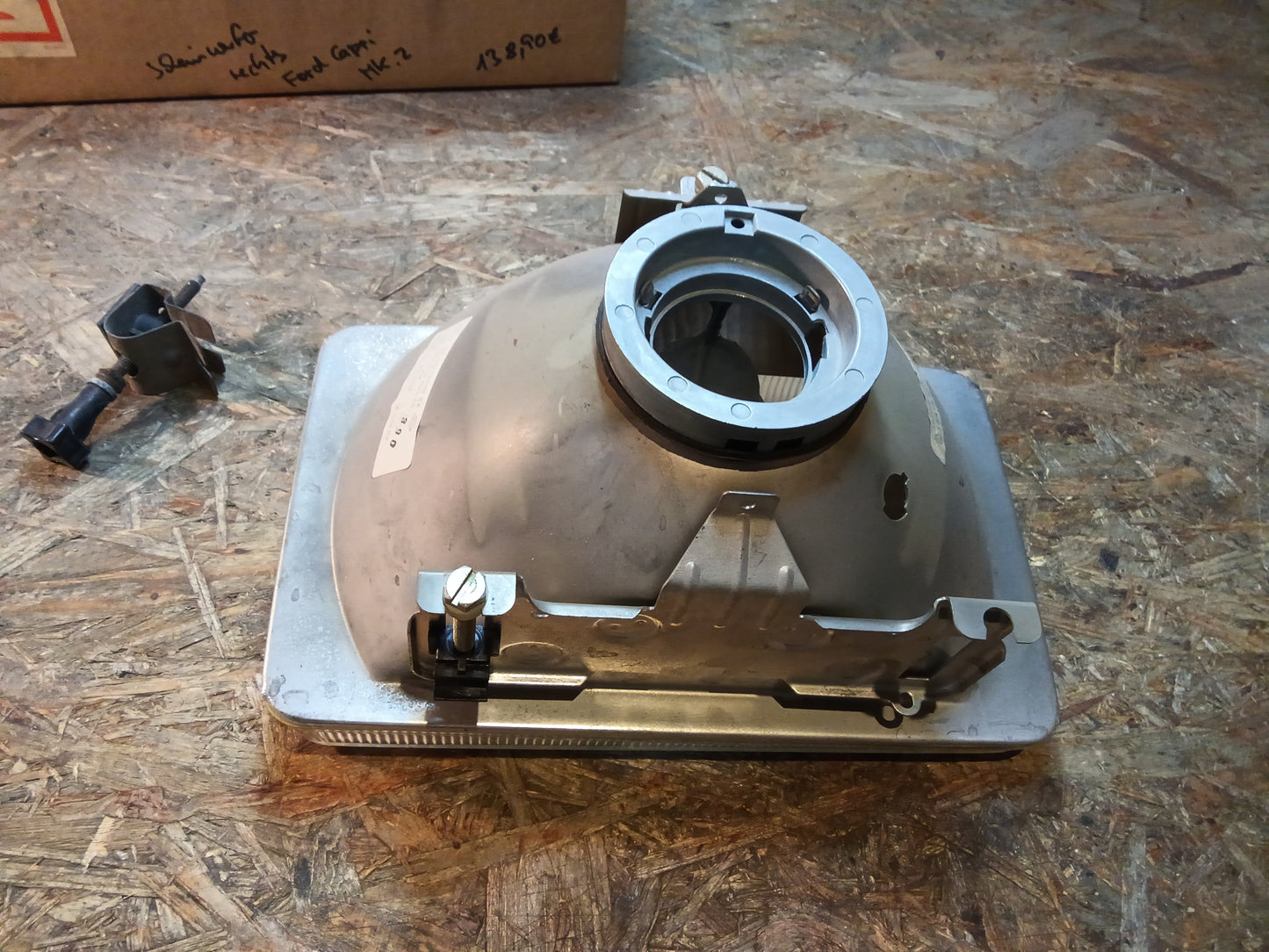 Ford Capri MK2 Scheinwerfer rechts original Ford NEU