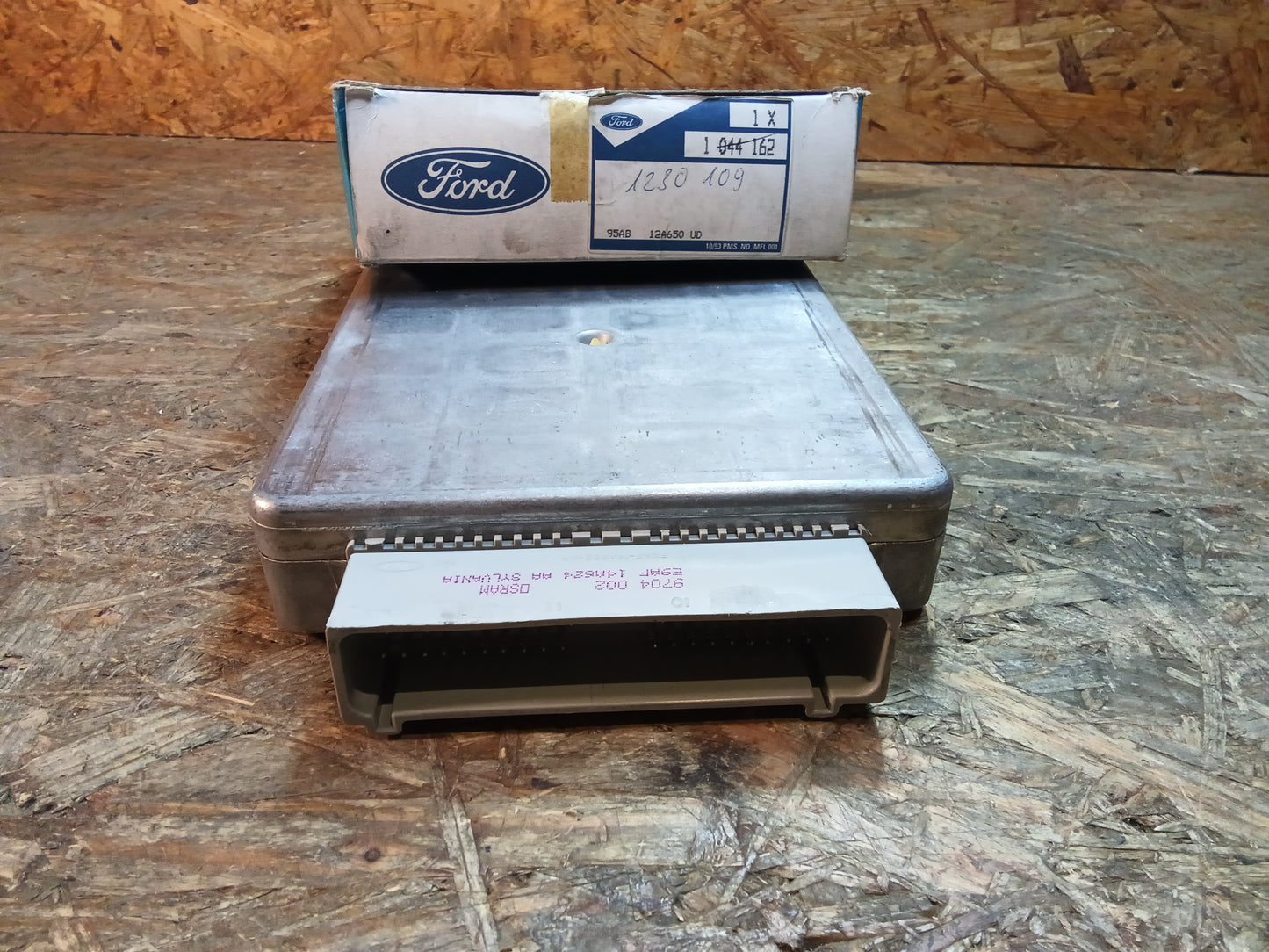 Ford Escort 1.6 BJ 95-96 Motorsteuergerät original Ford NEU