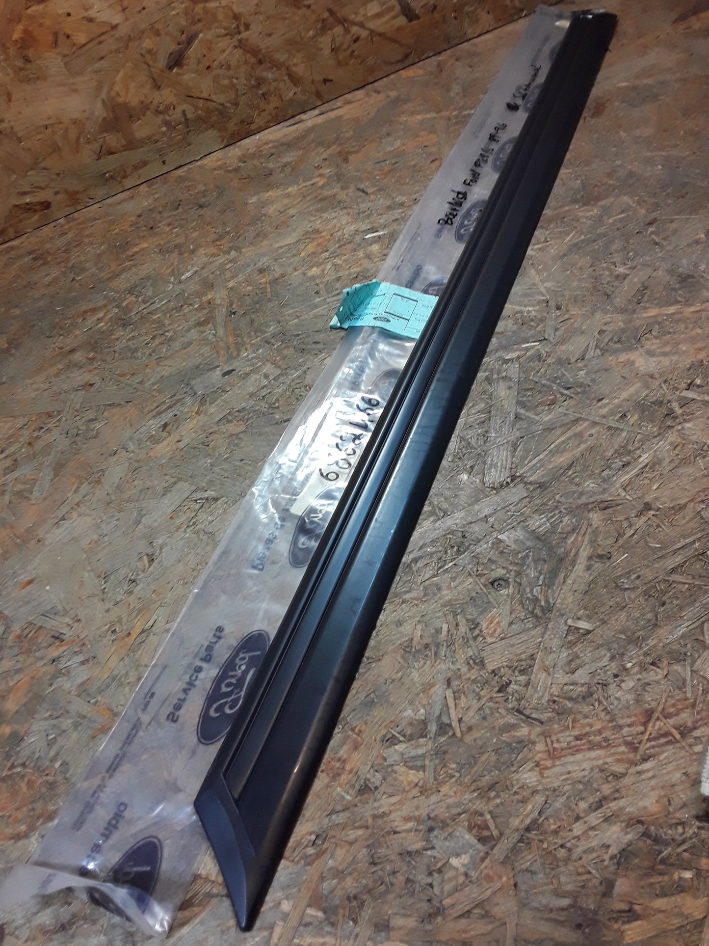 Ford Fiesta 89-96 Zierleiste Seitenwand original Ford NEU