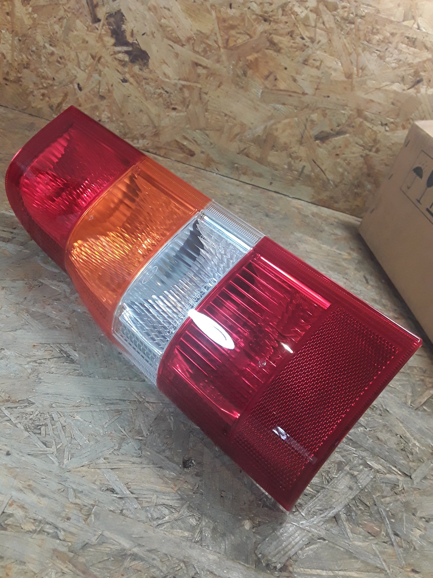 Ford Transit (FY) Rückleuchte links original Ford NEU