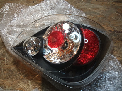 Tuning-Tec Rückleuchten für Ford Fiesta MK4/MK5 95-02 schwarz (LTFO27)