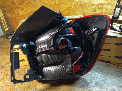 Depo TYC Rückleuchte LED SET dunkel passt für BMW 1er F20 F21 ab 2011-2015