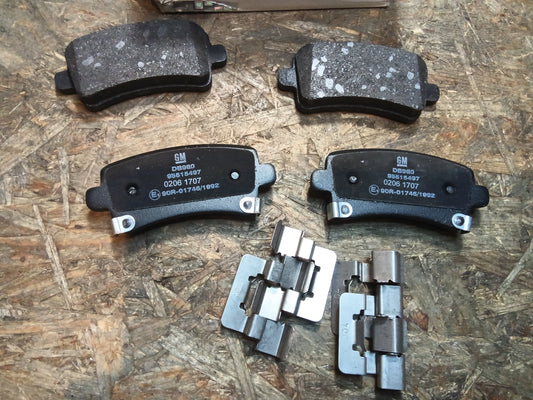 Insignia Bremsbeläge original GM NEU