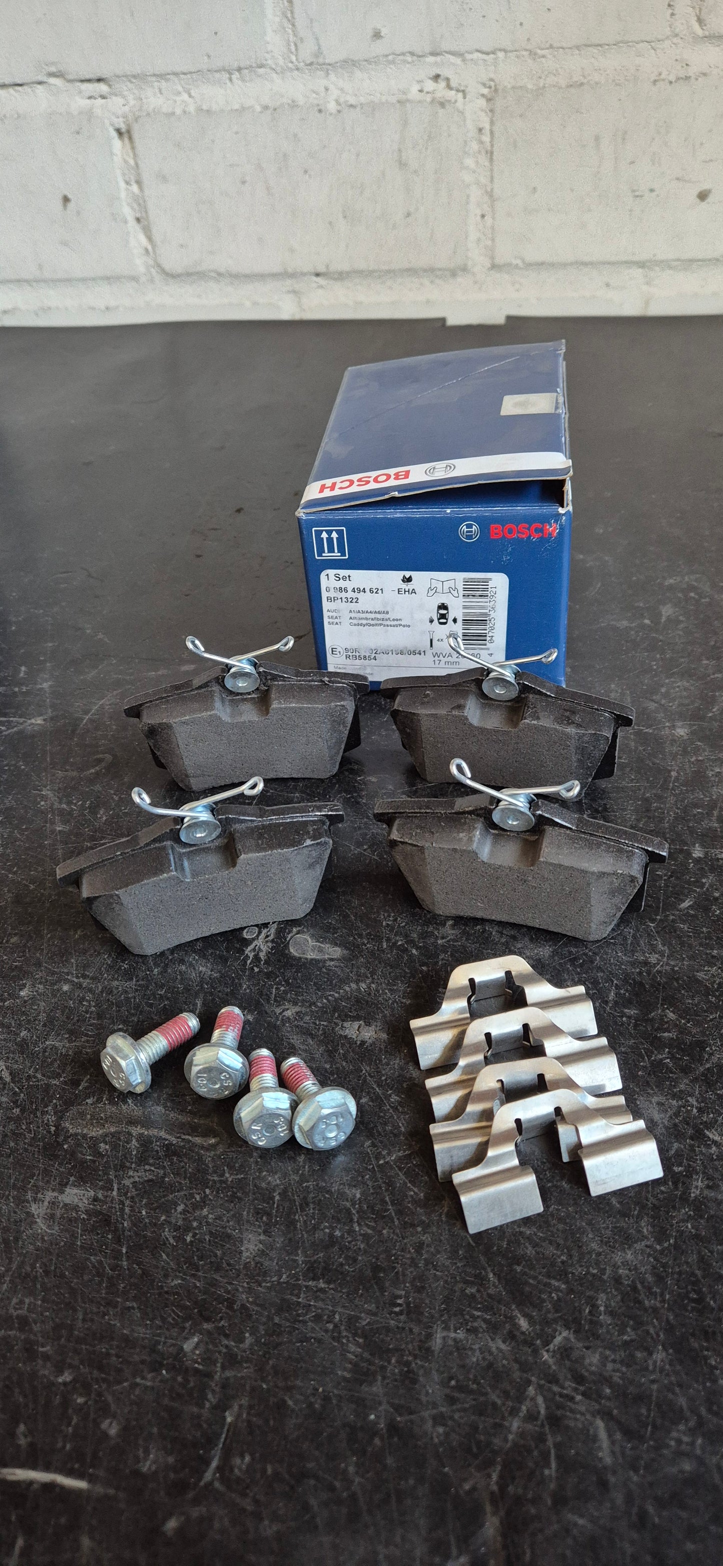 Bremsbeläge Audi / Seat / VW Original Bosch Neu