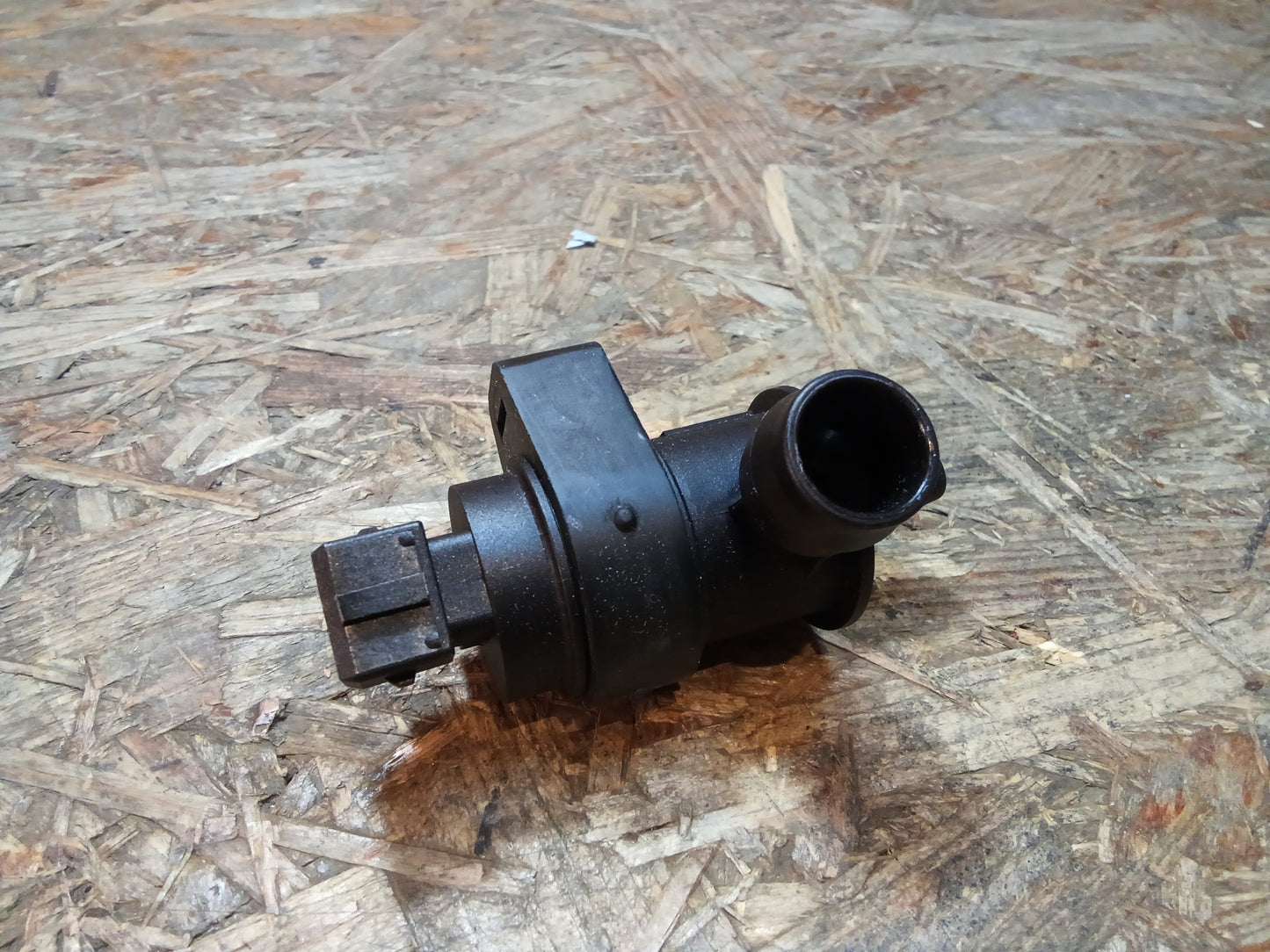 Astra H Tankentlüftungsventil / Aktivkohlefilter original GM NEU