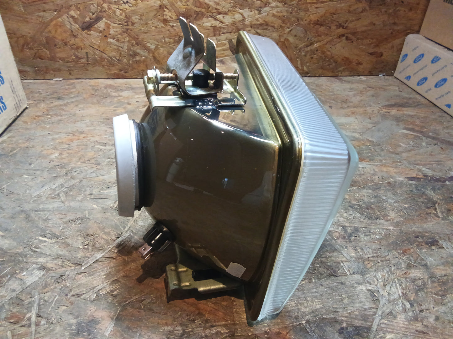 Ford Taunus MK2/3 Scheinwerfer rechts original Ford NEU