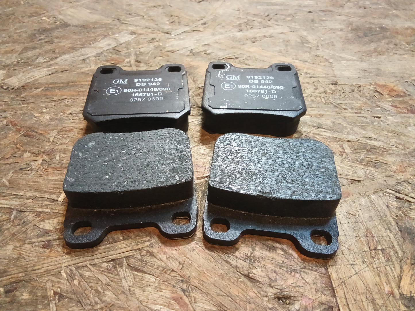 Omega B Bremsbeläge hinten original GM NEU