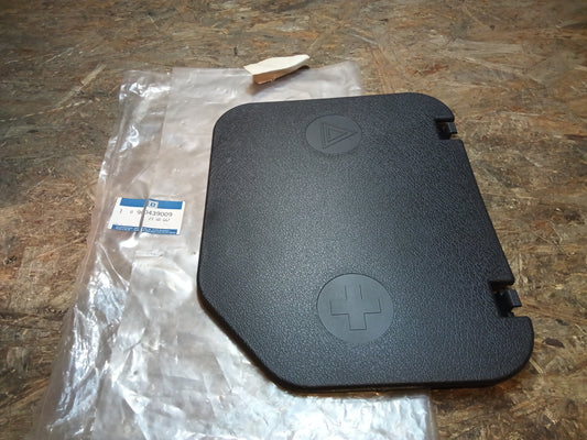 Astra F Kofferraum Verkleidung Abdeckung Verbandskasten original GM NEU