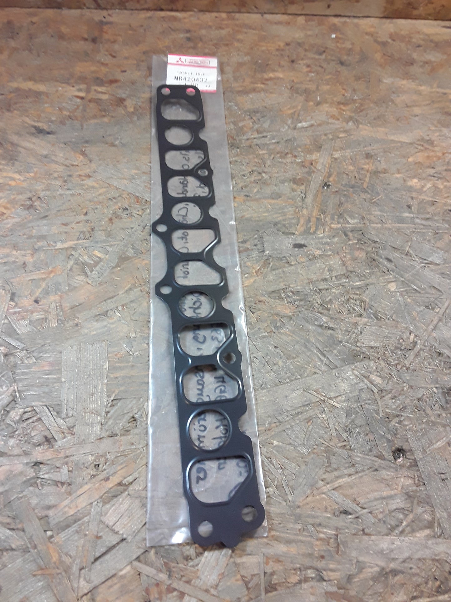 Mitsubishi Outlander/ Chariot/ Chariot Grandis/ Galant/ Pajero Dichtung Ansaugkrümmer für 4G63+4G64 Motoren original Mitsubishi NEU