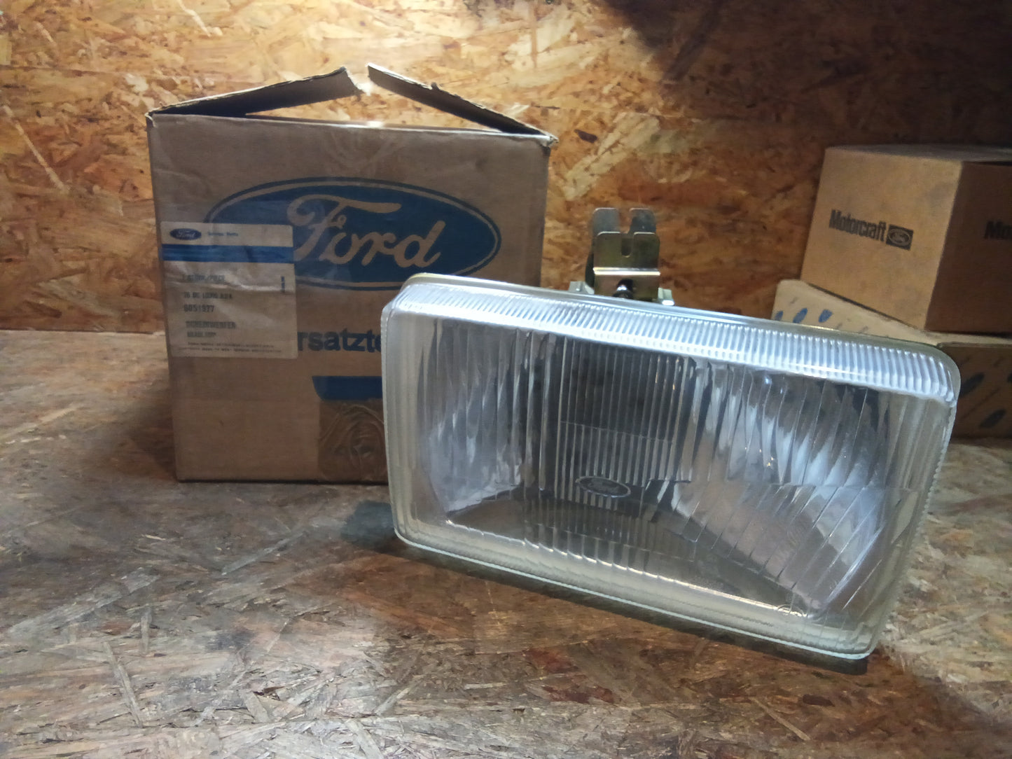 Ford Taunus MK2/3 Scheinwerfer rechts original Ford NEU