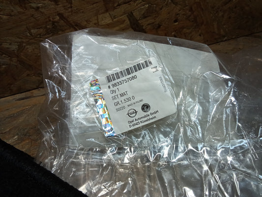 Corsa E Fußmattensatz original GM NEU